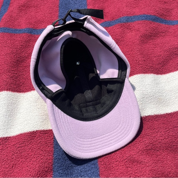 Supreme pink WINDSTOPPER Earflap 6-panel LT purple 
Like new hat
Made in China - Picture 4 of 7